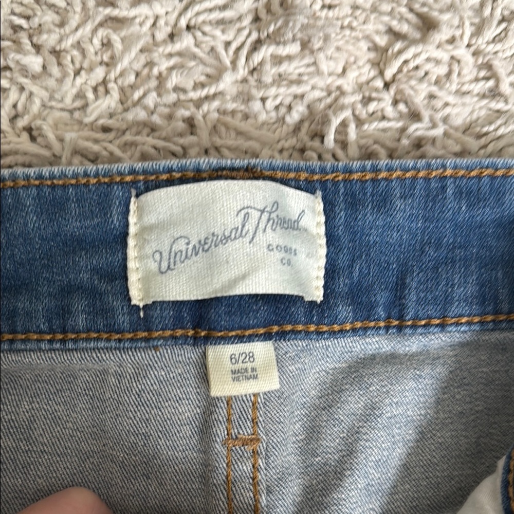 Universal Thread High Rise Denim Shorts - Picture 3 of 4
